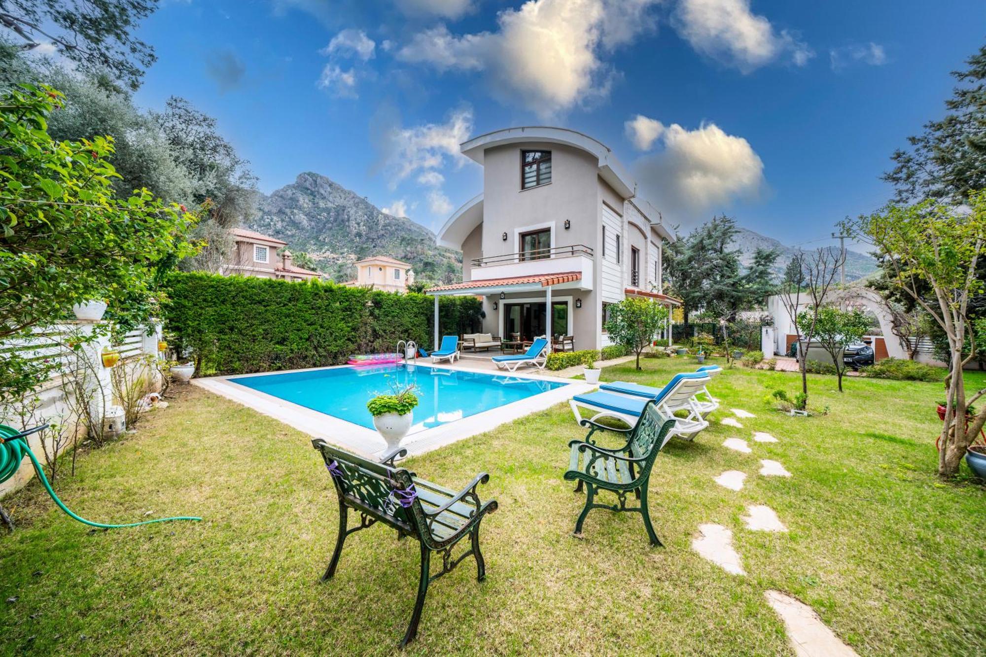 Floransa Icmeler Villa